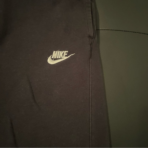 Nike Joggers - Picture 3 of 3